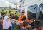 Kru Helikopter Polri Dampingi Warga di Tengah Bencana, Anak-Anak Aceh Tamiang Jadi Sumber Semangat