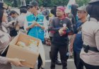 Humanis Polwan Polda Metro Jaya Layani Massa Buruh dari Berbagi Air hingga Roti