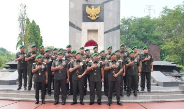 Korem 084/Bhaskara Jaya Ikuti Ziarah Rombongan Peringati Hari Juang Kartika dan HUT Kodam V/Brawijaya   