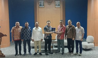 Kemenko PM Perkuat Kolaborasi Transformasi Pemasaran UMKM dan  Program SMK Go Global