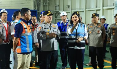 Polri dan PT Pelni Saling Apresiasi dalam Misi Kemanusiaan Penanganan Bencana di Aceh, Sumut, dan Sumbar