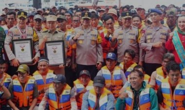 Raih Rekor MURI Kapolda Metro Jaya Gandeng 1.000 Nelayan Jaga Laut Jakarta