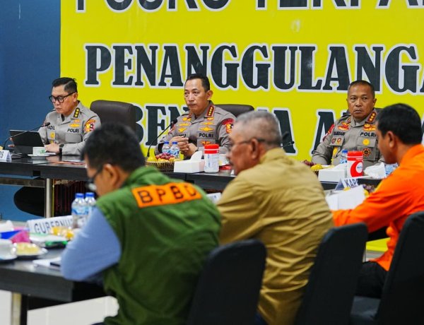 Kapolri Pimpin Rakor Bencana dengan Forkopimda Sumut, Bahu Membahu Tangani Bencana