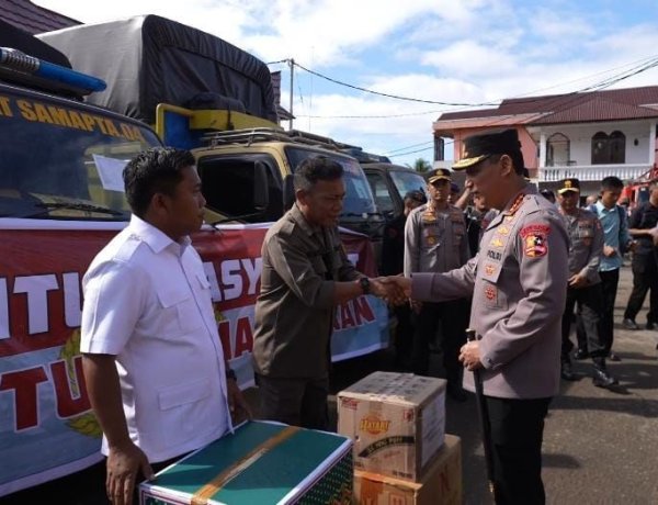 Kapolri dan Ketua Umum Bhayangkari Tinjau Udara Dampak Banjir Longsor Sumut, Pastikan Percepatan Bantuan untuk Warga