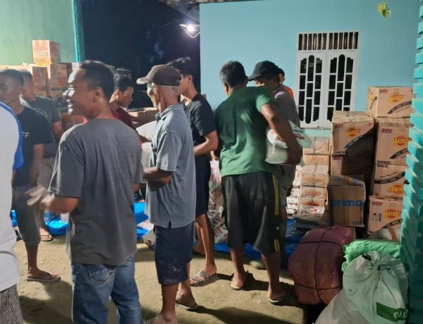 Polres Langkat Salurkan Bantuan Sosial Pascabencana Banjir di Desa Paya Bengkuang