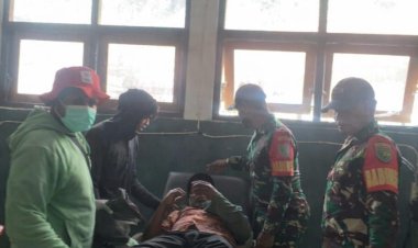 Evakuasi dan Pelayanan Kesehatan Warga Korban Pembakaran Honai Oleh KKB